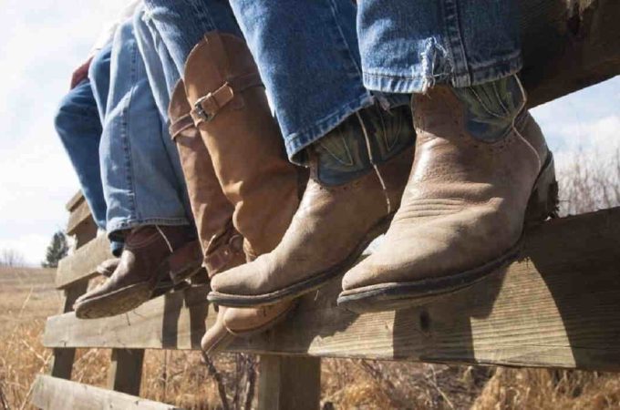 To Tuck Or Not To Tuck – The Jeans Dilemma For Cowboy Boots Wearers