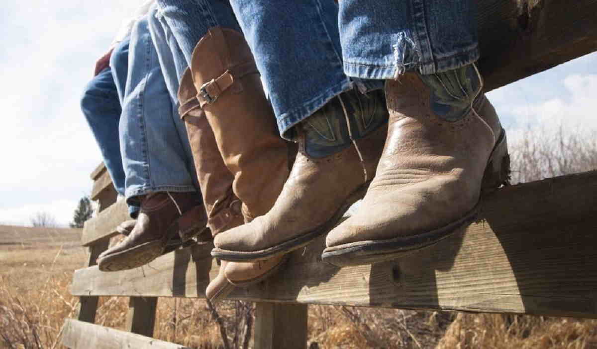 Should You Wear Jeans Tucked into Cowboy Boots?